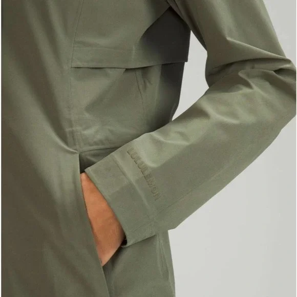 lululemon Rebel stretch rain Jacket